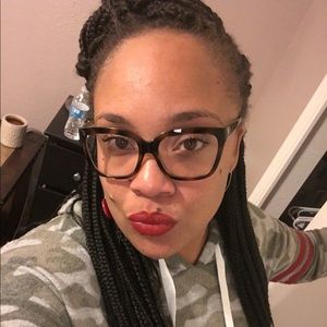 Meet your Posher, Erin